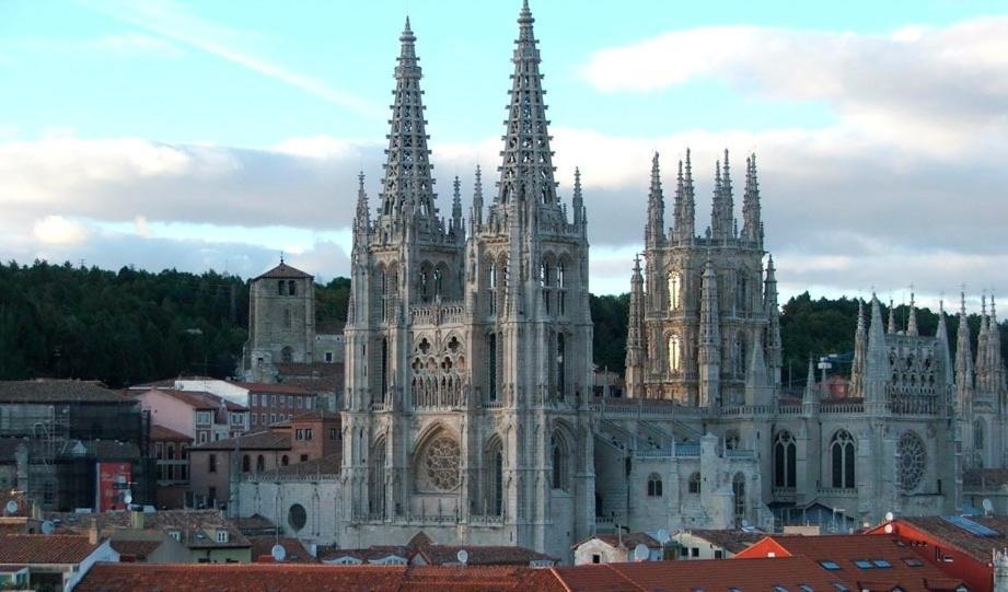 Atuaire Home Vivienda En Perfecta Ubicacion Al Lado De La Catedral De Burgo Eksteriør billede